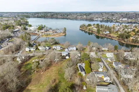 15 High Street Damariscotta ME 04543