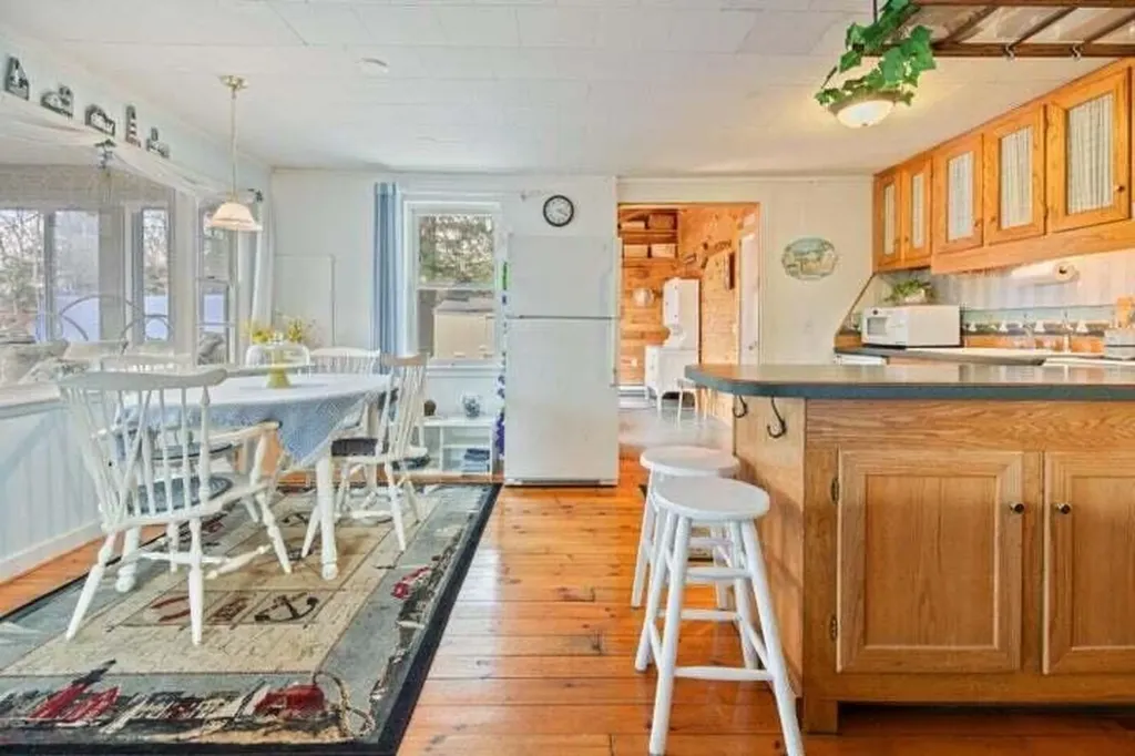 18 Scenic View Drive Naples ME 04055