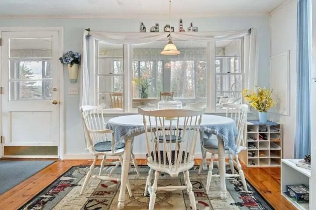 18 Scenic View Drive Naples ME 04055