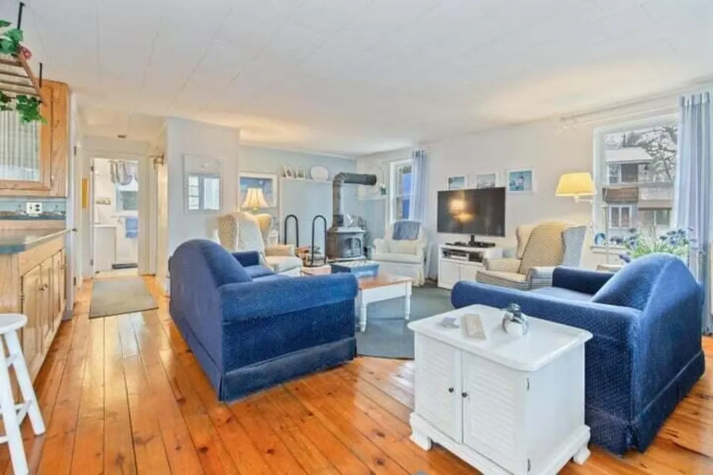 18 Scenic View Drive Naples ME 04055