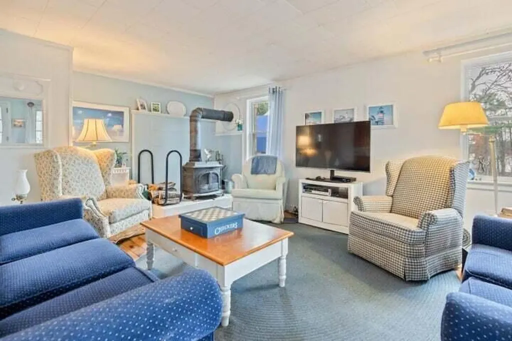 18 Scenic View Drive Naples ME 04055