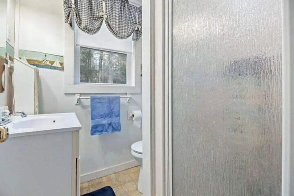 18 Scenic View Drive Naples ME 04055