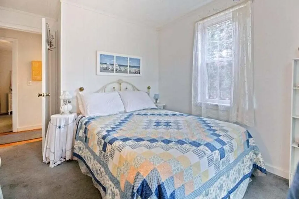 18 Scenic View Drive Naples ME 04055