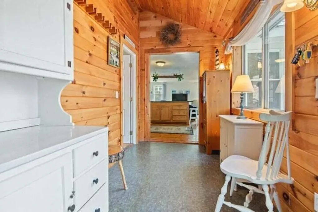 18 Scenic View Drive Naples ME 04055
