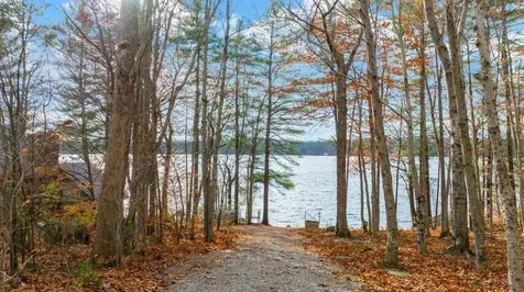 18 Scenic View Drive Naples ME 04055