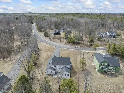 26 County Crossing Brunswick ME 04011
