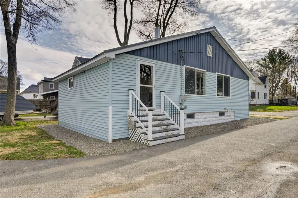 22 Lane Street Bangor ME 04401