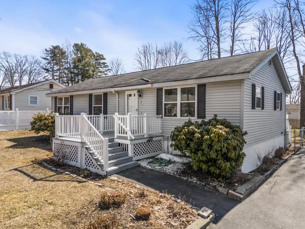 7 Imperial Lane Scarborough ME 04074