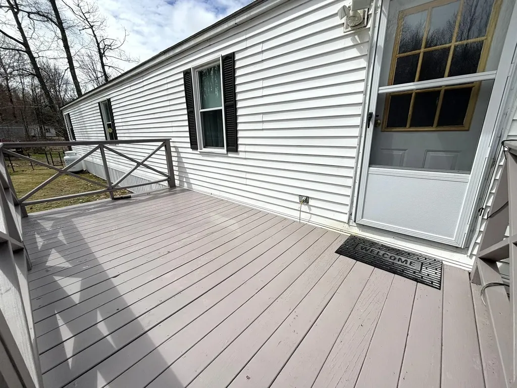 65 Amys Circle Dresden ME 04342