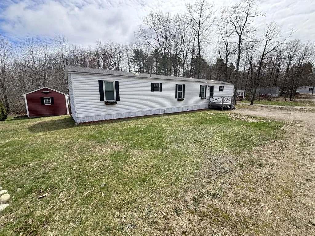 65 Amys Circle Dresden ME 04342