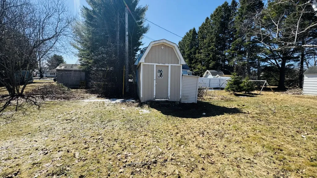 10 Dorilda Circle Caribou ME 04736
