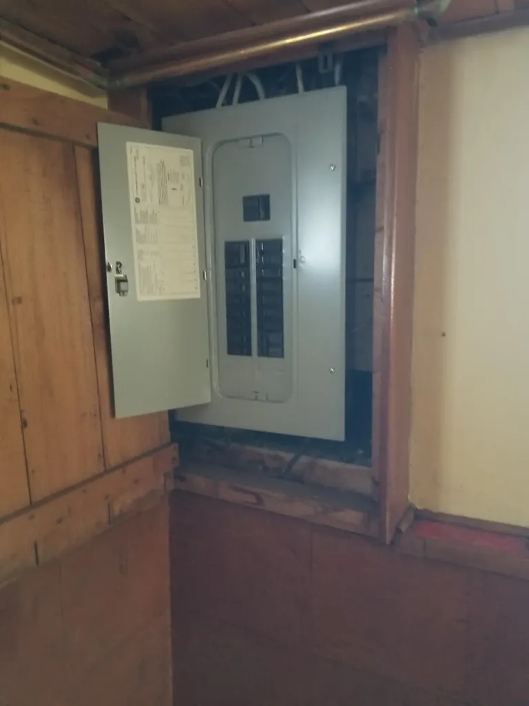 18 Vernon Avenue Limestone ME 04750