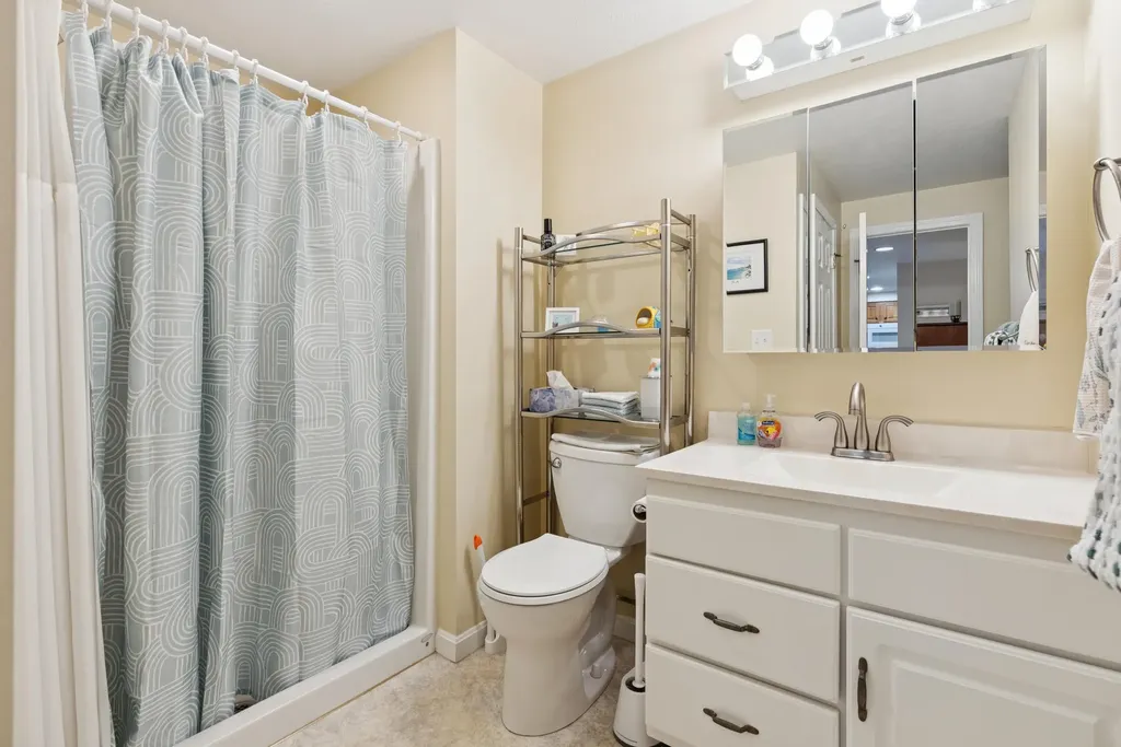 16 Dunnhill Drive Kennebunk ME 04043