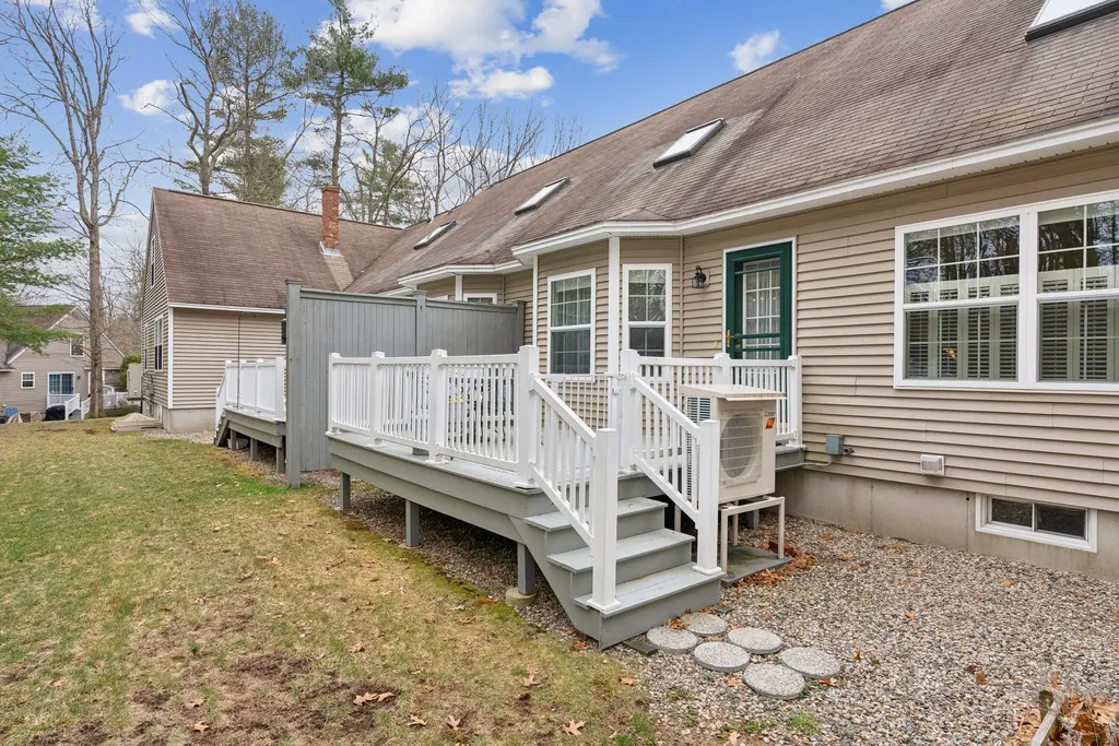16 Dunnhill Drive Kennebunk ME 04043