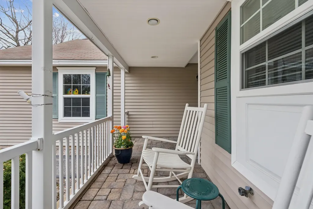 16 Dunnhill Drive Kennebunk ME 04043