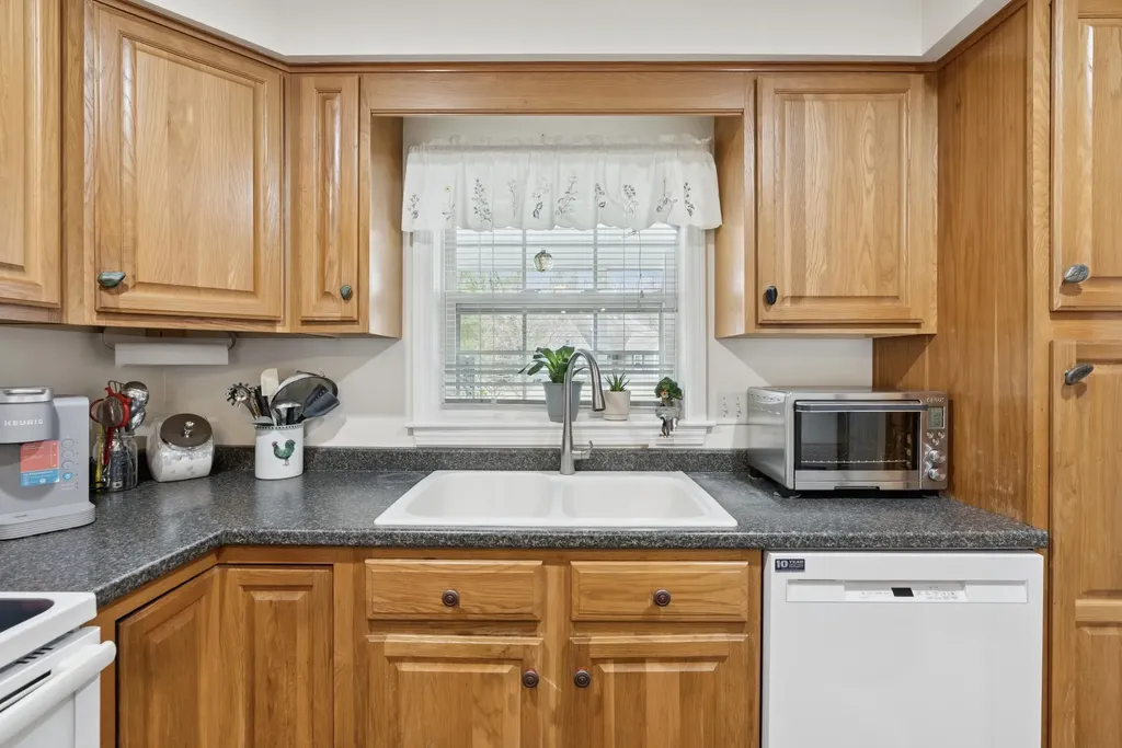16 Dunnhill Drive Kennebunk ME 04043