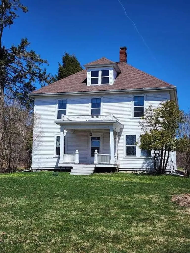 1350 Main Road Eddington ME 04428