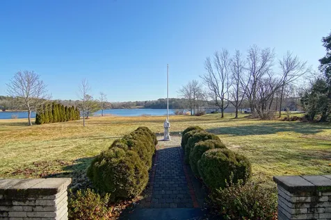 4 Spring Lane Eliot ME 03903