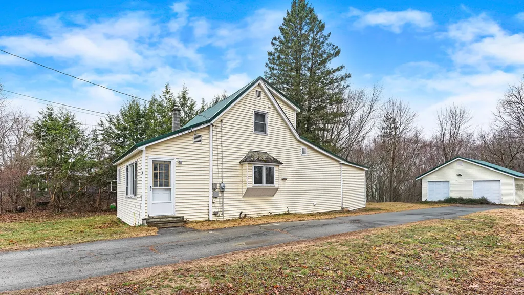 20 Highland Avenue Bradley ME 04411