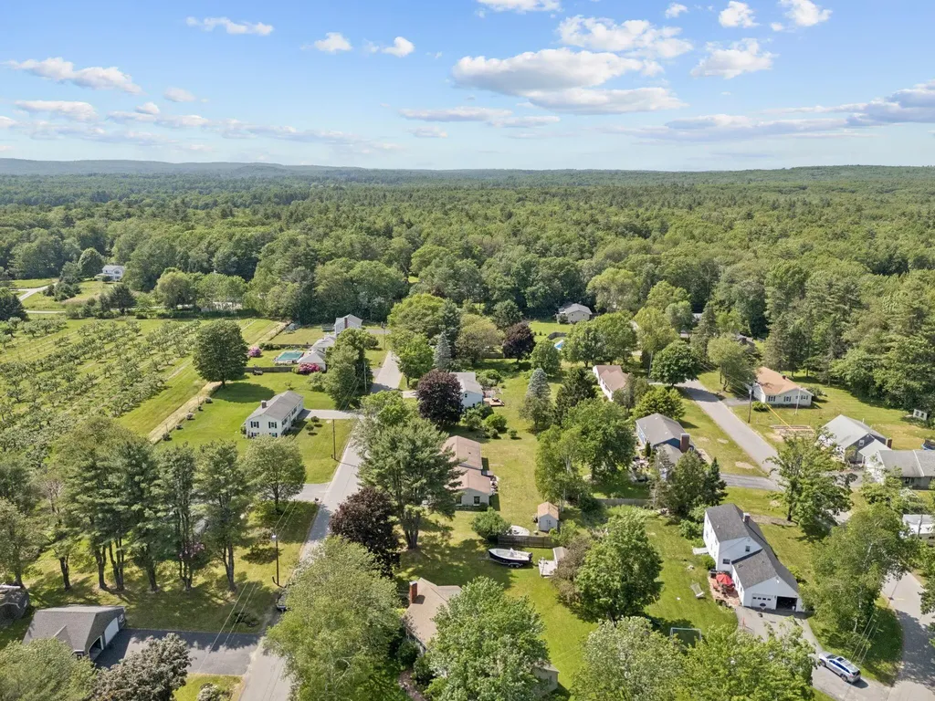7 Lawn Avenue Cumberland ME 04021