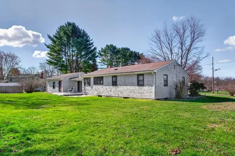 7 Lawn Avenue Cumberland ME 04021