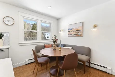 7 Lawn Avenue Cumberland ME 04021
