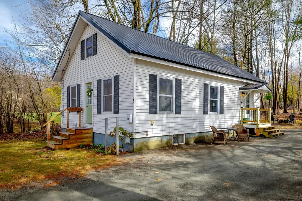 20 Abbott Street Old Town ME 04468