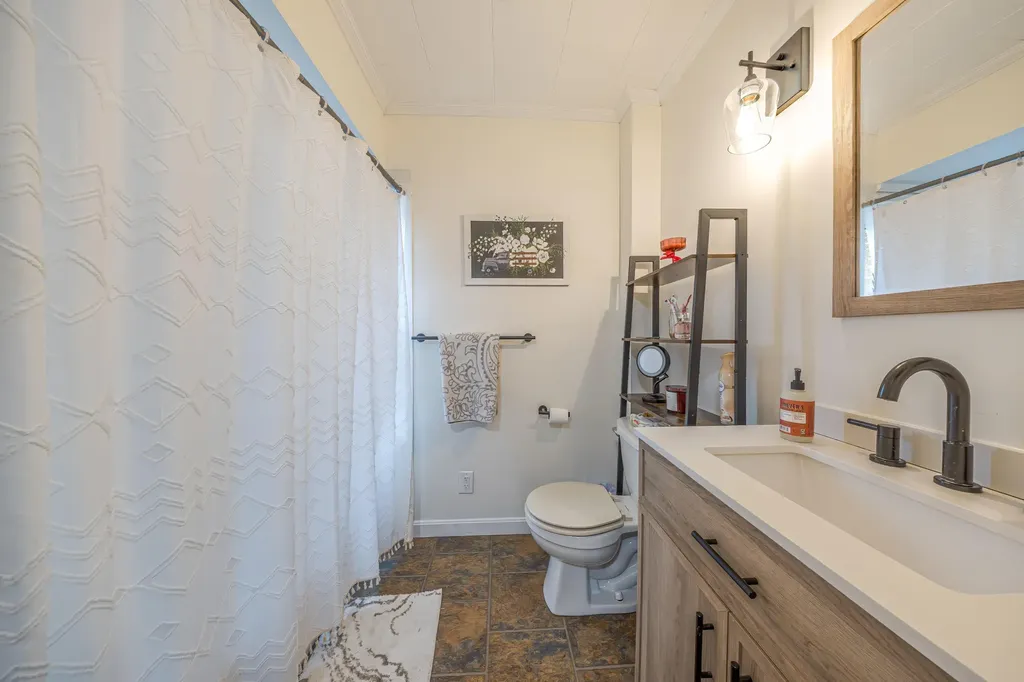 20 Abbott Street Old Town ME 04468