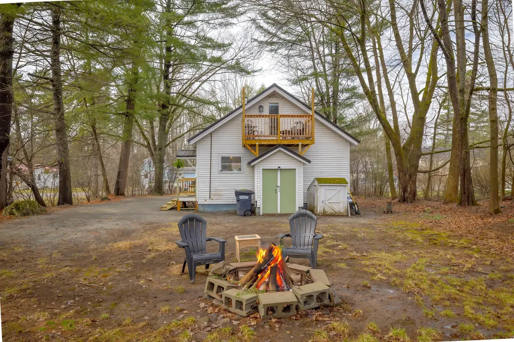 20 Abbott Street Old Town ME 04468