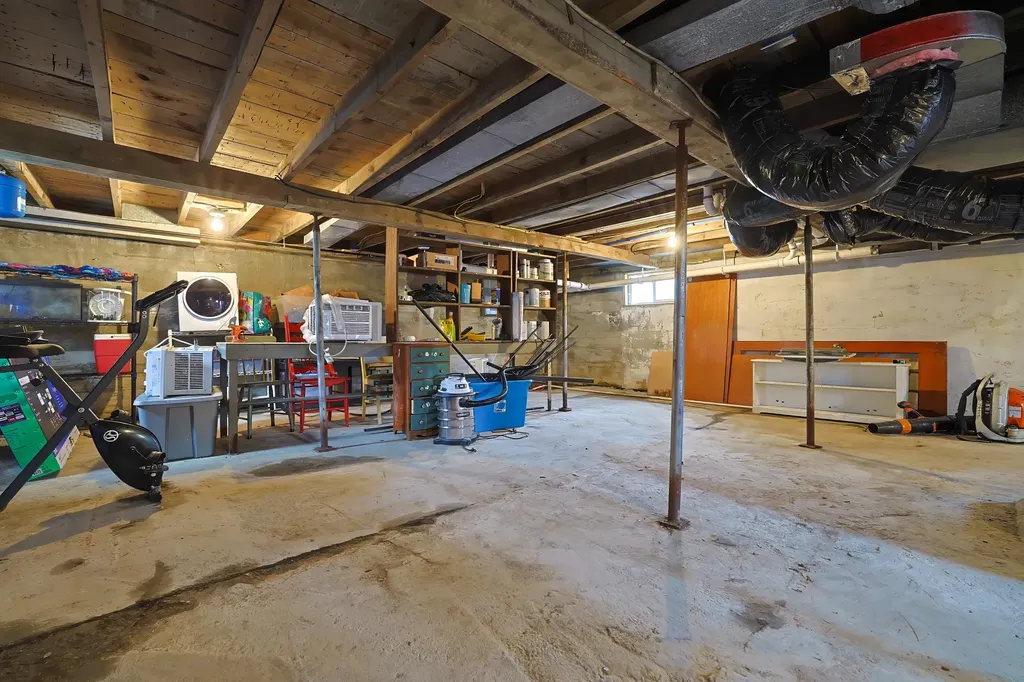 20 Abbott Street Old Town ME 04468