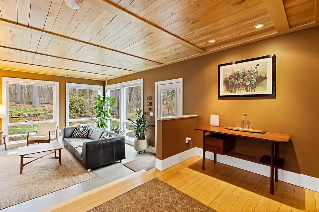 21 Johnson Road Falmouth ME 04105