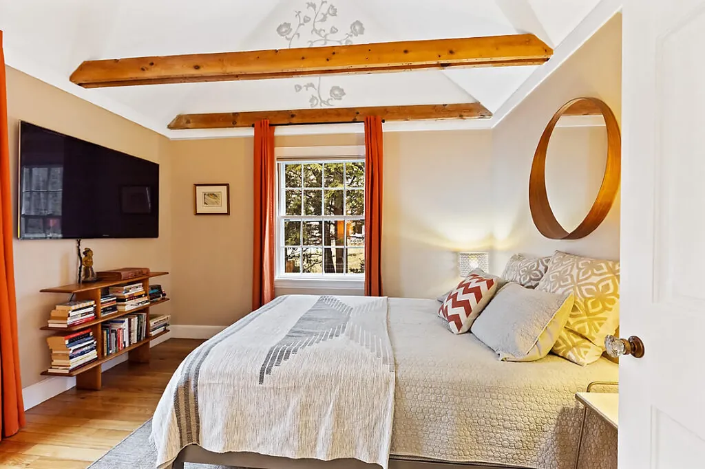 21 Johnson Road Falmouth ME 04105