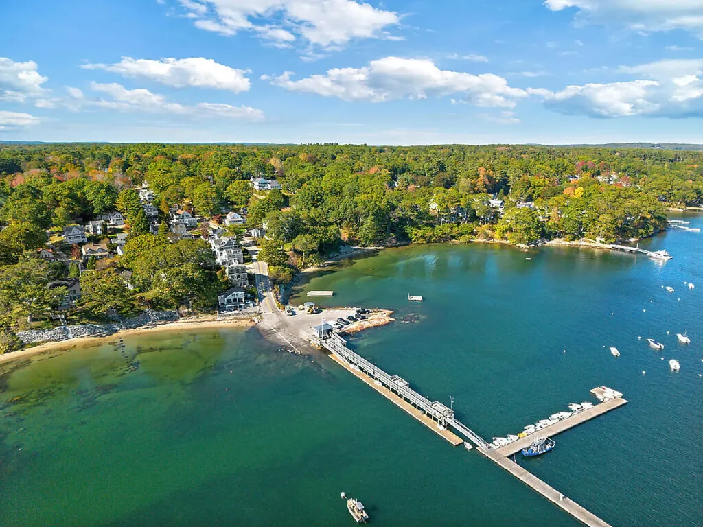 21 Johnson Road Falmouth ME 04105