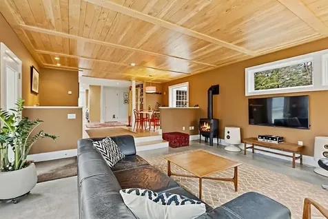 21 Johnson Road Falmouth ME 04105