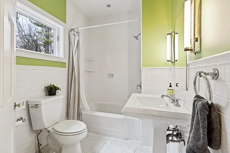 21 Johnson Road Falmouth ME 04105