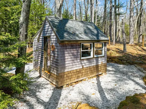 21 Johnson Road Falmouth ME 04105