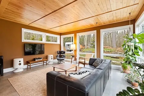 21 Johnson Road Falmouth ME 04105