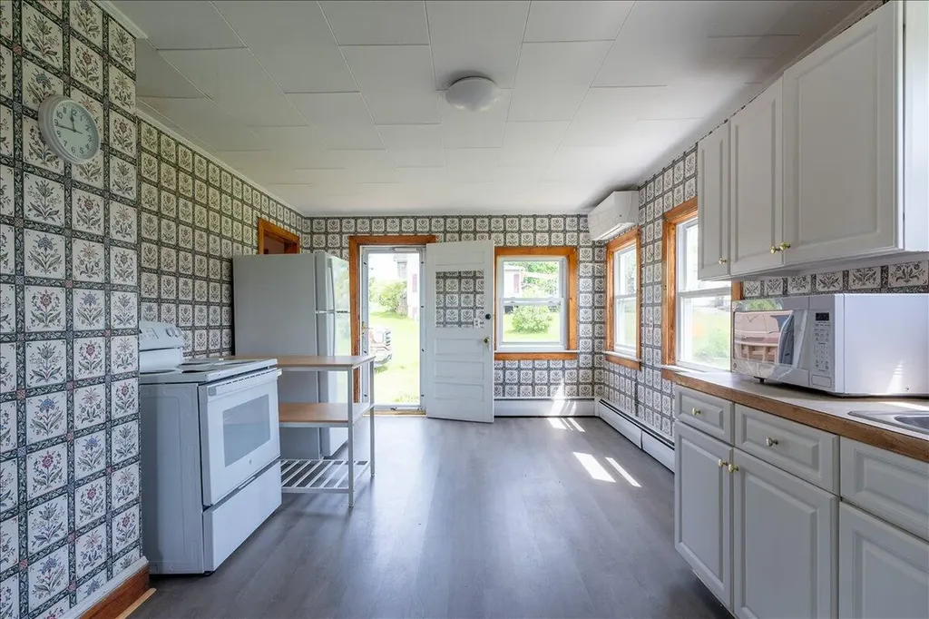 694 Spruce Head Road Saint George ME 04858