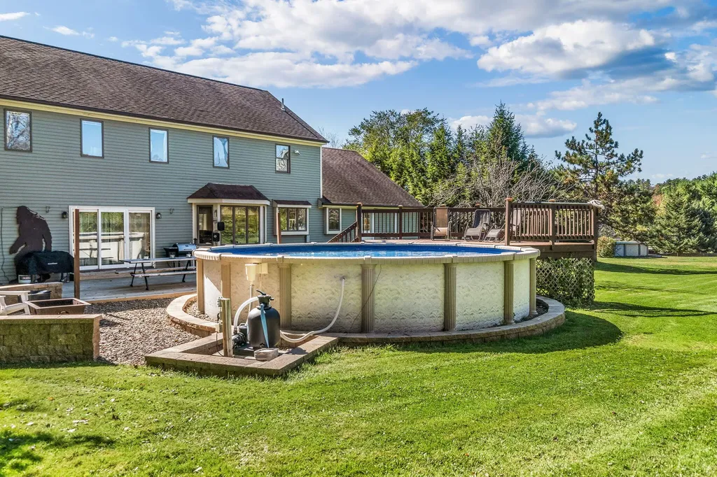 22 Briarcliff Knoll Auburn ME 04210