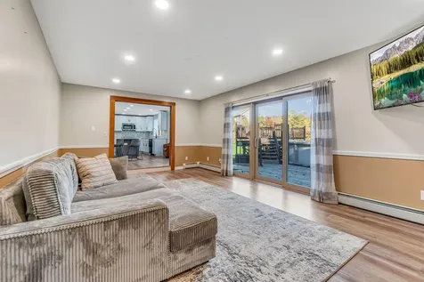 22 Briarcliff Knoll Auburn ME 04210