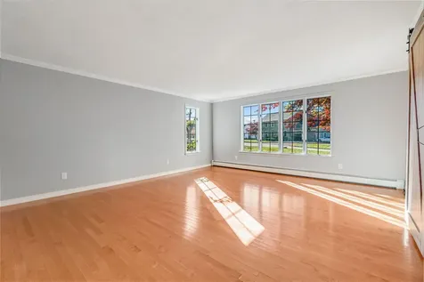 22 Briarcliff Knoll Auburn ME 04210