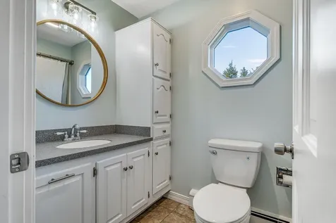 22 Briarcliff Knoll Auburn ME 04210