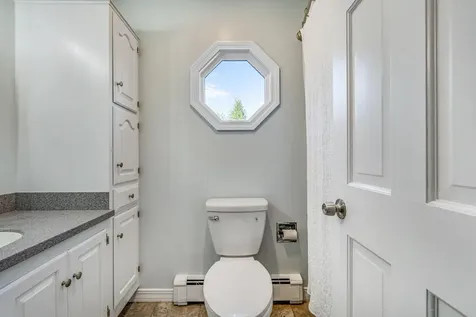 22 Briarcliff Knoll Auburn ME 04210
