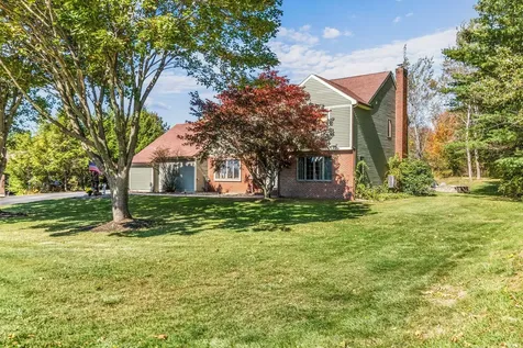 22 Briarcliff Knoll Auburn ME 04210