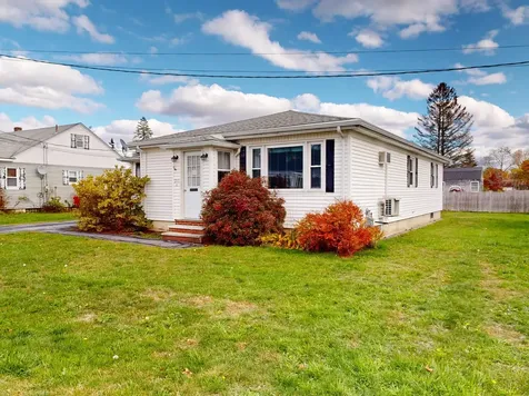 211 Farwell Street Lewiston ME 04240