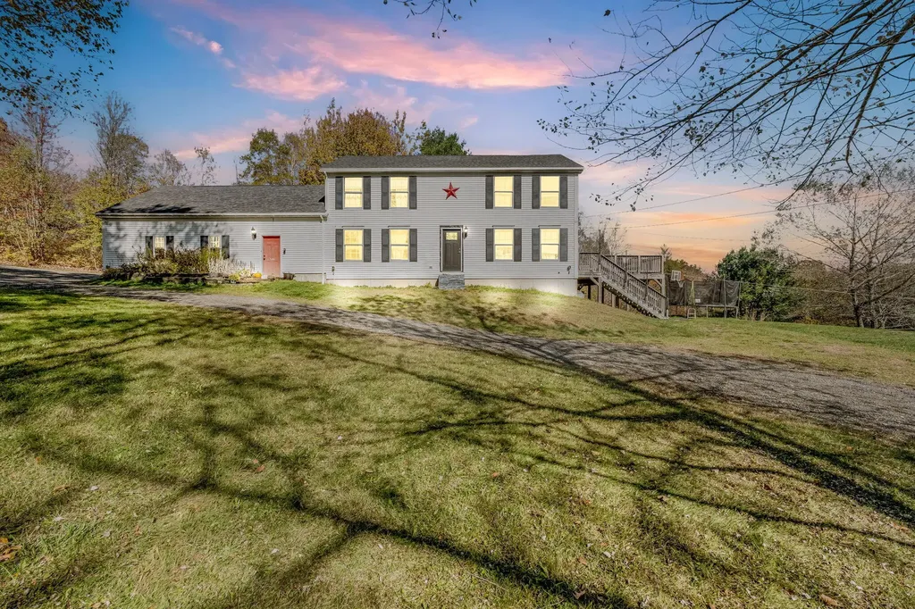 317 Cross Road Cushing ME 04563