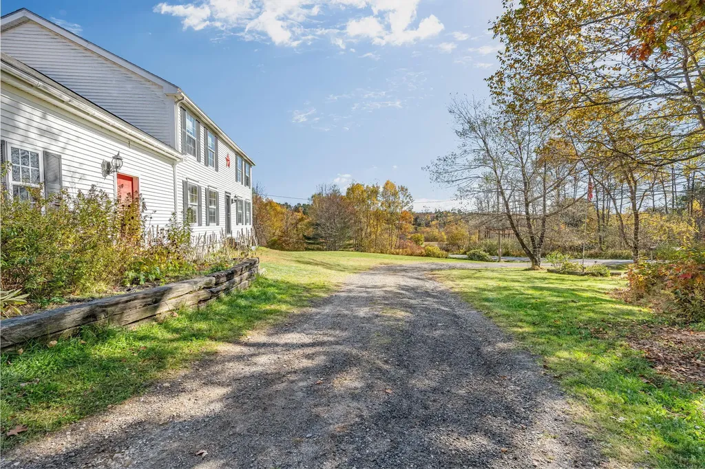317 Cross Road Cushing ME 04563