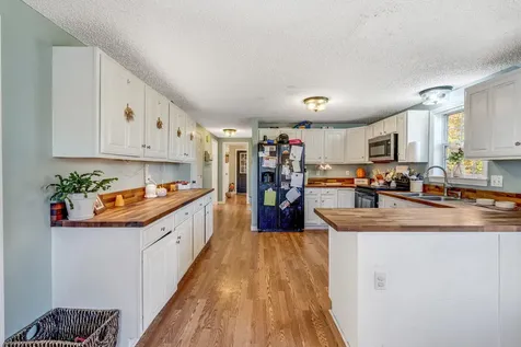 317 Cross Road Cushing ME 04563