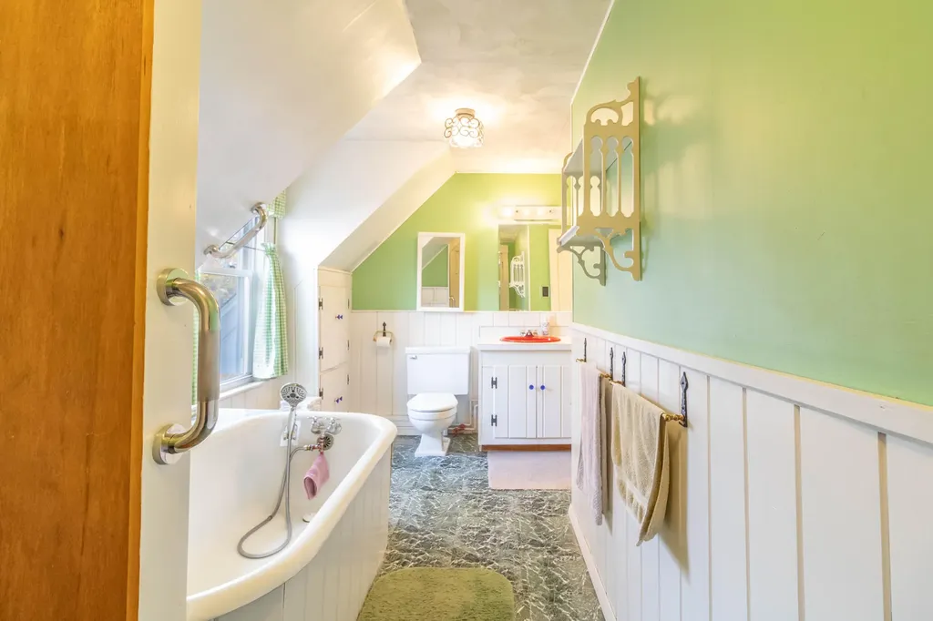 18 Green Street Dover-foxcroft ME 04426