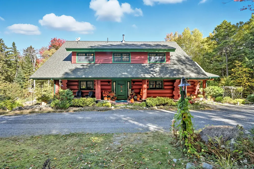 20 Toms Trail Greenville ME 04441